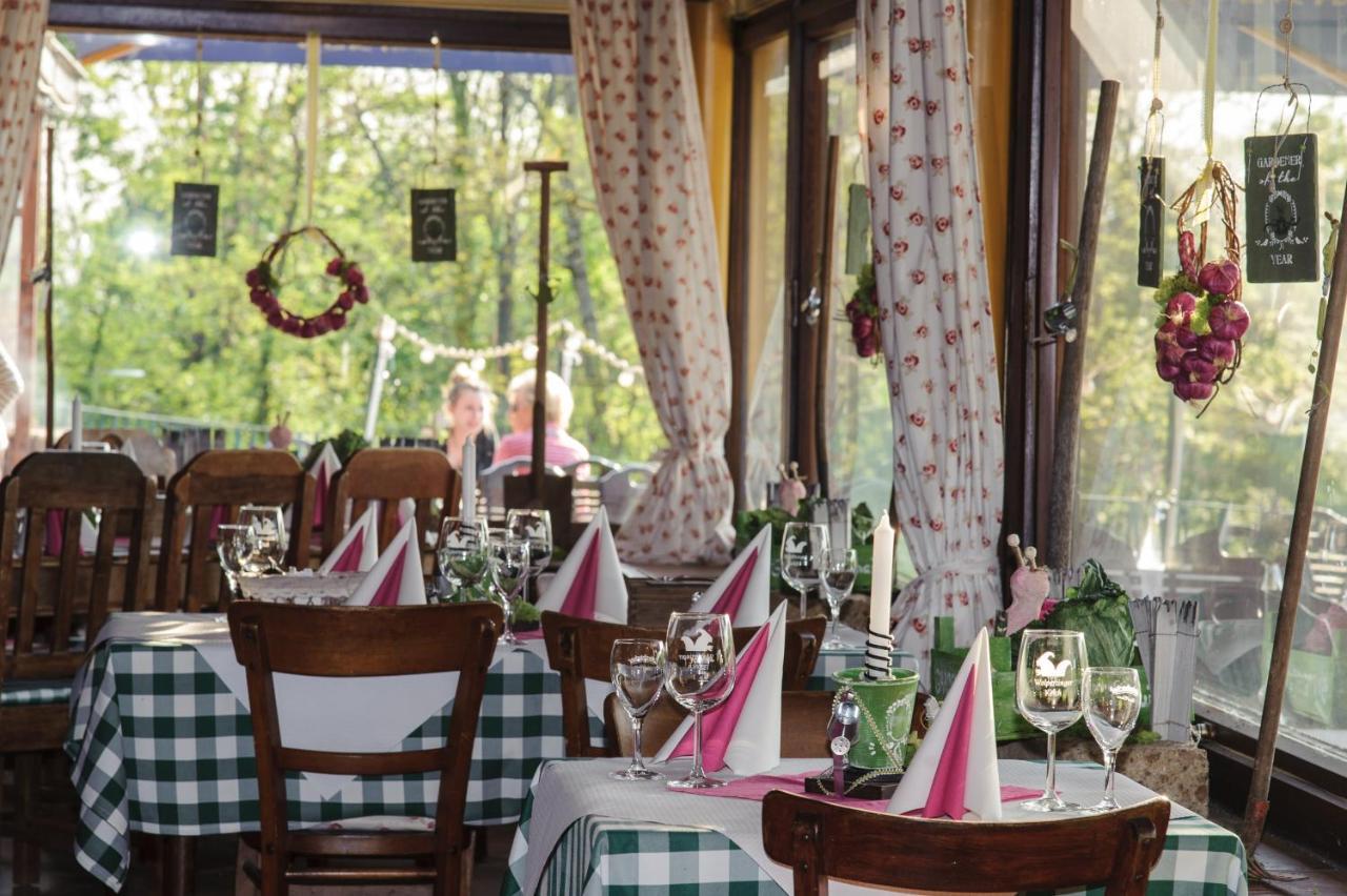Hotel Merkurwald - Restaurant Wolpertinger Baden-Baden Eksteriør billede